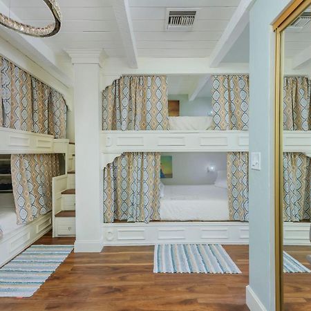 Smart Solution - Individual Private Bed-Pods In Gorgeous Shared Space - Women Only Dorm In Room 5 - Coed House - Full-Sized Mattresses In Individual Pods - With Built-In Private Storage - Gorgeous Shared Room - Affordable Luxury - Sparrow House Phoenix Zewnętrze zdjęcie