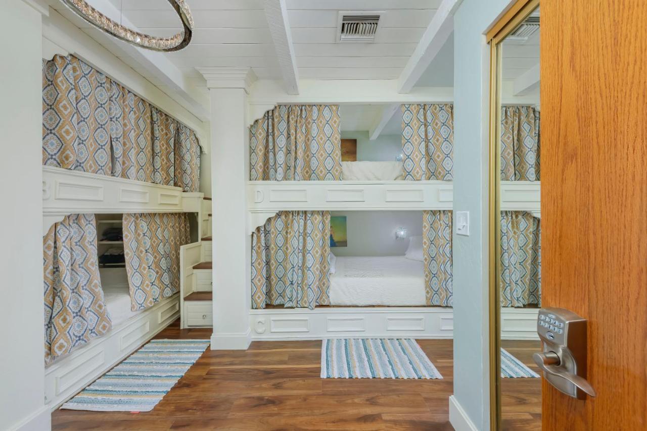 Smart Solution - Individual Private Bed-Pods In Gorgeous Shared Space - Women Only Dorm In Room 5 - Coed House - Full-Sized Mattresses In Individual Pods - With Built-In Private Storage - Gorgeous Shared Room - Affordable Luxury - Sparrow House Phoenix Zewnętrze zdjęcie